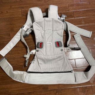 ベビービョルン(BABYBJORN)のベビービョルン　抱っこ紐　ONE KAI  AIRメッシュ素材(抱っこひも/おんぶひも)