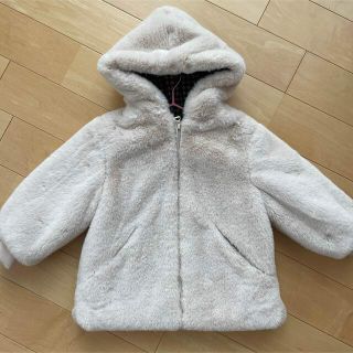 ザラキッズ(ZARA KIDS)のZARA kids フェイクファーコート　アウター　女の子　104cm(ジャケット/上着)