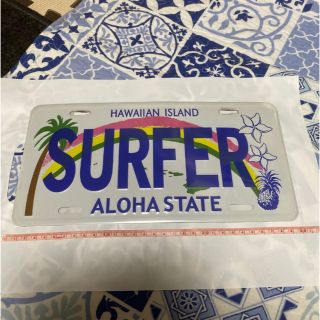 カリモクカグ(カリモク家具)の新品未使用　インテリア　ブリキ看板　ナンバープレート　hawaii surfer(インテリア雑貨)