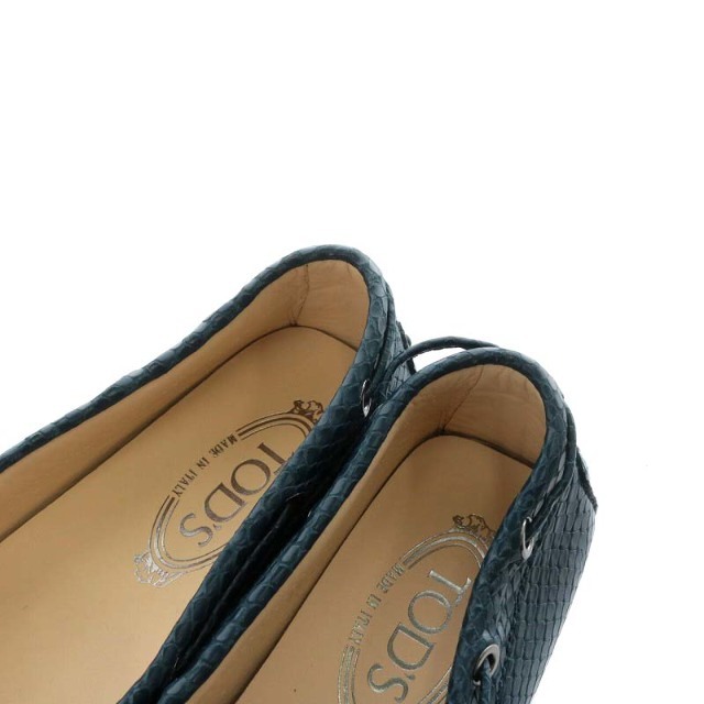 TOD'S(トッズ)のトッズ ドライビングシューズ ローファー リボン 型押し 39 26.0cm 紺 レディースの靴/シューズ(ローファー/革靴)の商品写真
