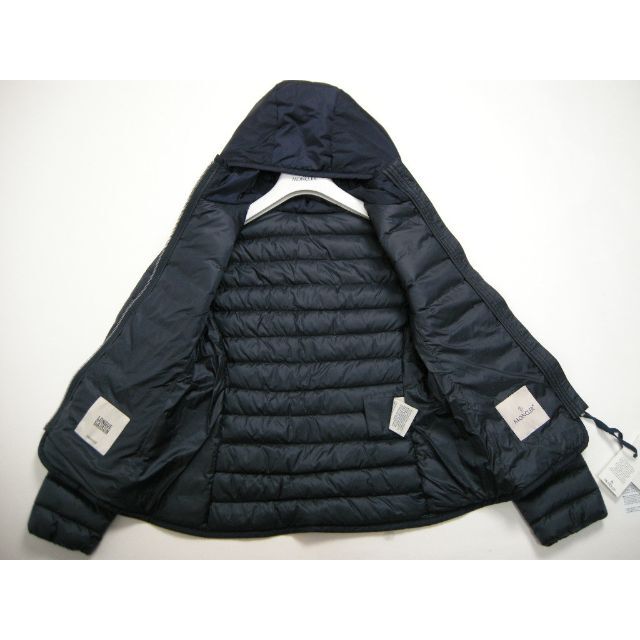 MONCLER(モンクレール)のキッズ12A(大人女性00相当)新品◆モンクレール TAKAROA ライトダウン キッズ/ベビー/マタニティのキッズ服女の子用(90cm~)(ジャケット/上着)の商品写真