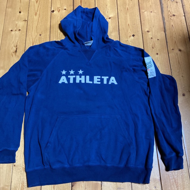 ATHLETA(アスレタ)のメンズ アスレタ ATHLETA フード トレーナー 青 サイズＬ スポーツ/アウトドアのサッカー/フットサル(ウェア)の商品写真