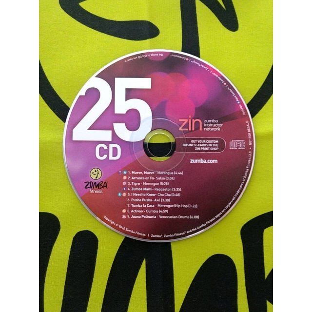 Zumba(ズンバ)のZUMBA　ズンバ　ZIN25　CD＆DVD　インストラクター専用　希少 エンタメ/ホビーのDVD/ブルーレイ(スポーツ/フィットネス)の商品写真