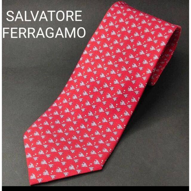 Salvatore Ferragamo(サルヴァトーレフェラガモ)のフェラガモ 高級ネクタイ　タグ付き フィッシュ柄 ワインレッド メンズのファッション小物(ネクタイ)の商品写真