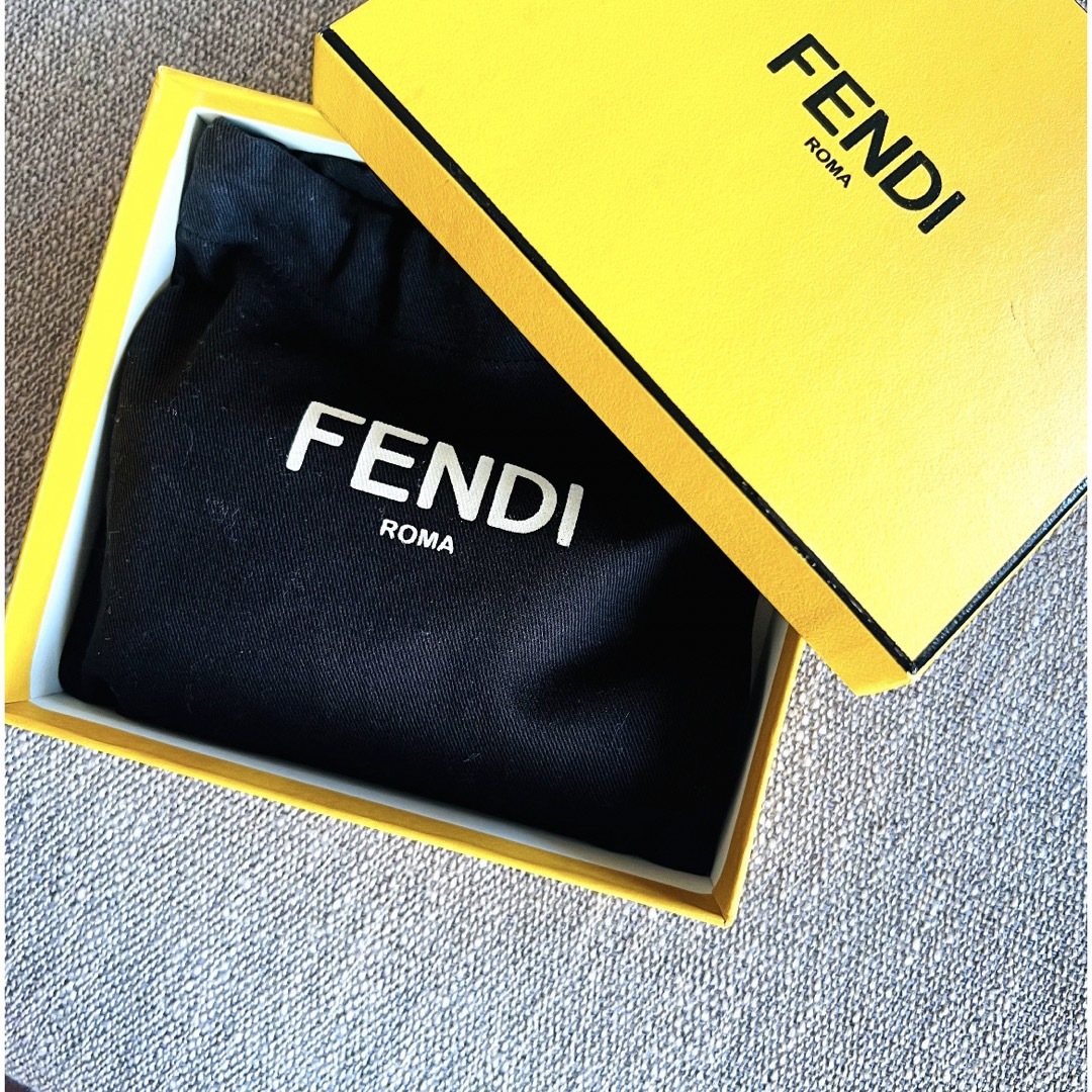 フェンディ 三つ折り財布 ミニ ピンク 美品 FENDI マイクロウォレット