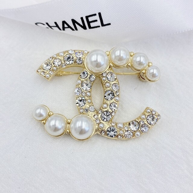 売れ筋がひ! CHANELパールブローチ CHANEL - ellinikifysi.gr