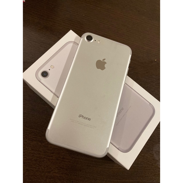 iPhone7 Silver 32GB SIMフリー 2