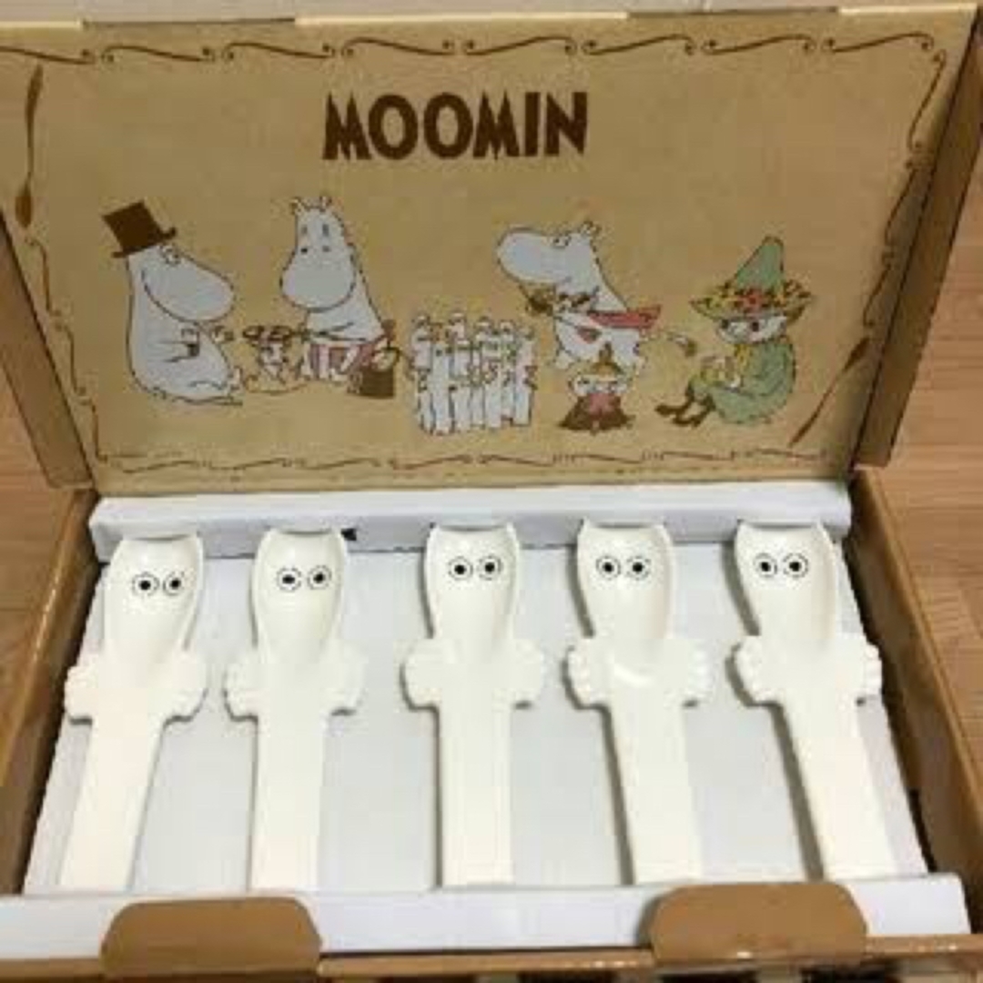 MOOMIN(ムーミン)のムーミン　MOOMINニョロニョロ型陶器製スプーンセット インテリア/住まい/日用品のキッチン/食器(カトラリー/箸)の商品写真