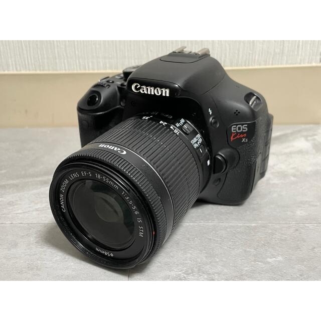 Canon(キヤノン)のCanon EOS KISS X5 本体&レンズ3個セット スマホ/家電/カメラのカメラ(デジタル一眼)の商品写真