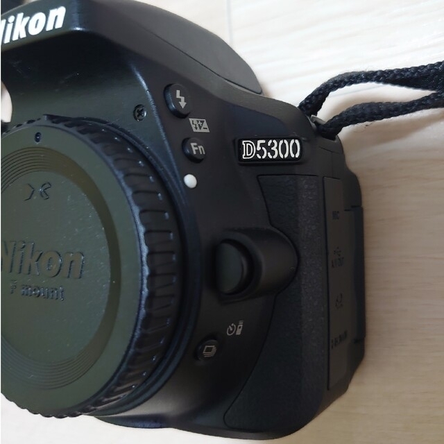 デジタル一眼Nikon D5300 ダブルズームキット BLACK　美品