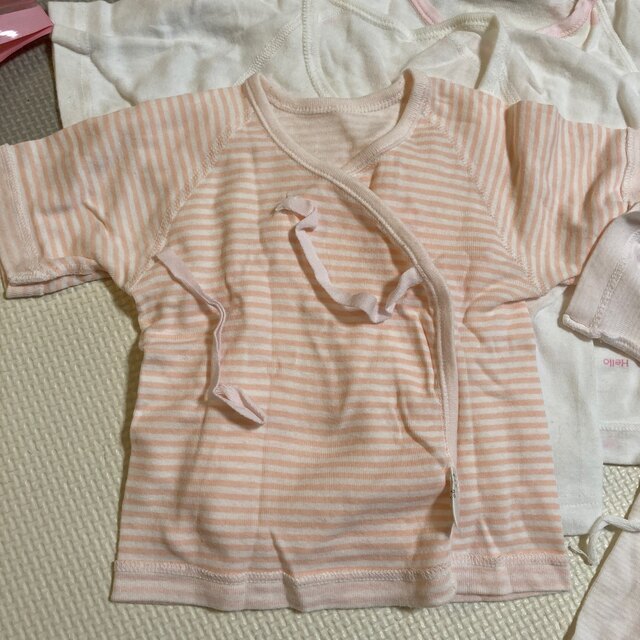 Combi mini(コンビミニ)の短肌着　5枚セット　夏生まれ キッズ/ベビー/マタニティのベビー服(~85cm)(肌着/下着)の商品写真