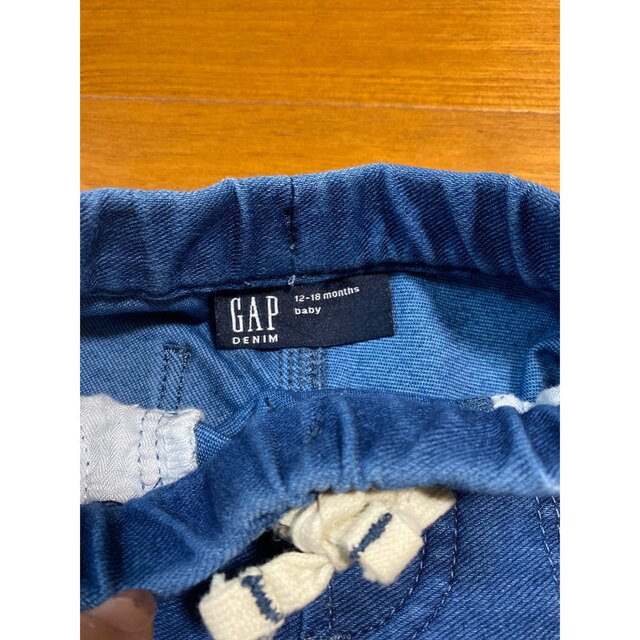 babyGAP(ベビーギャップ)のGAP ジーンズパンツ　80〜90 キッズ/ベビー/マタニティのキッズ服男の子用(90cm~)(パンツ/スパッツ)の商品写真