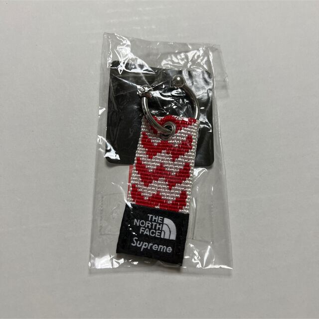 Supreme(シュプリーム)のSupreme TNF Woven Keychain メンズのファッション小物(キーホルダー)の商品写真