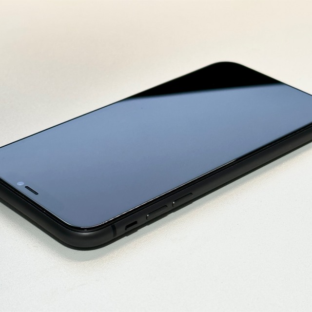 iPhone(アイフォーン)のiPhone 11 128GB ジェットブラック スマホ/家電/カメラのスマートフォン/携帯電話(スマートフォン本体)の商品写真