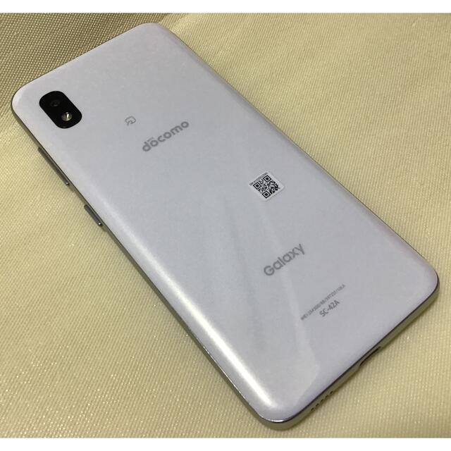 SAMSUNG(サムスン)のSAMSUNG Galaxy A21 SC-42A ホワイト simフリー スマホ/家電/カメラのスマートフォン/携帯電話(スマートフォン本体)の商品写真