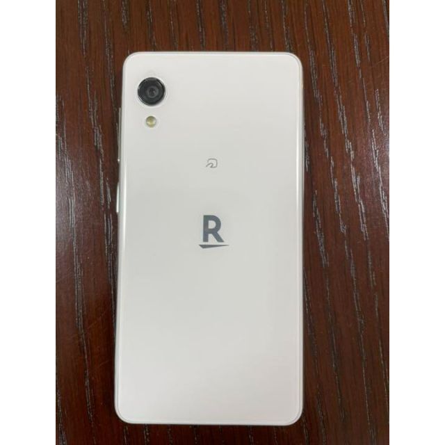 Rakuten(ラクテン)のRakuten Mini C330 ホワイト スマホ/家電/カメラのスマートフォン/携帯電話(スマートフォン本体)の商品写真