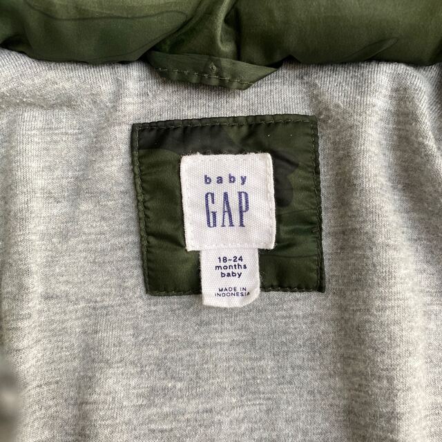 babyGAP(ベビーギャップ)のBaby Gap クマ耳迷彩アウター 中綿ダウンジャケット キッズ/ベビー/マタニティのキッズ服男の子用(90cm~)(ジャケット/上着)の商品写真