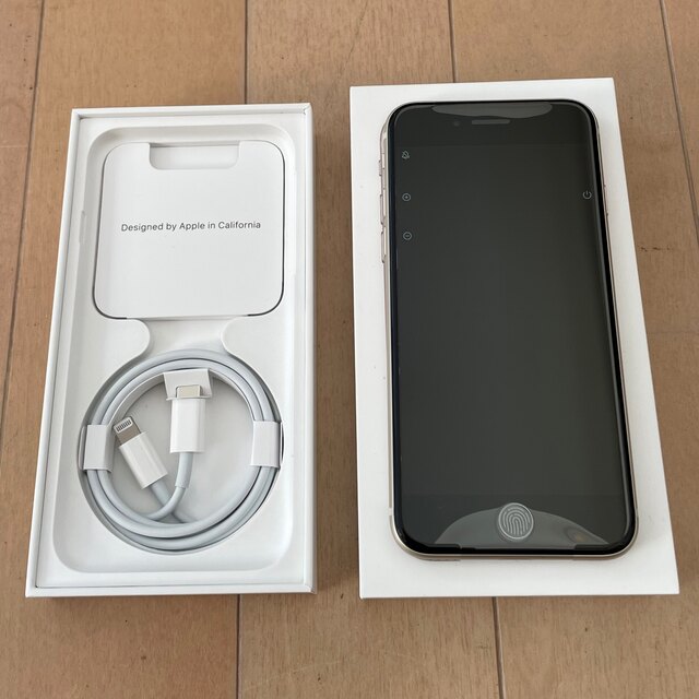 iPhone se3 第3世代64G スターライト 本体 iPhone se3 第3世代64G スターライト 本体