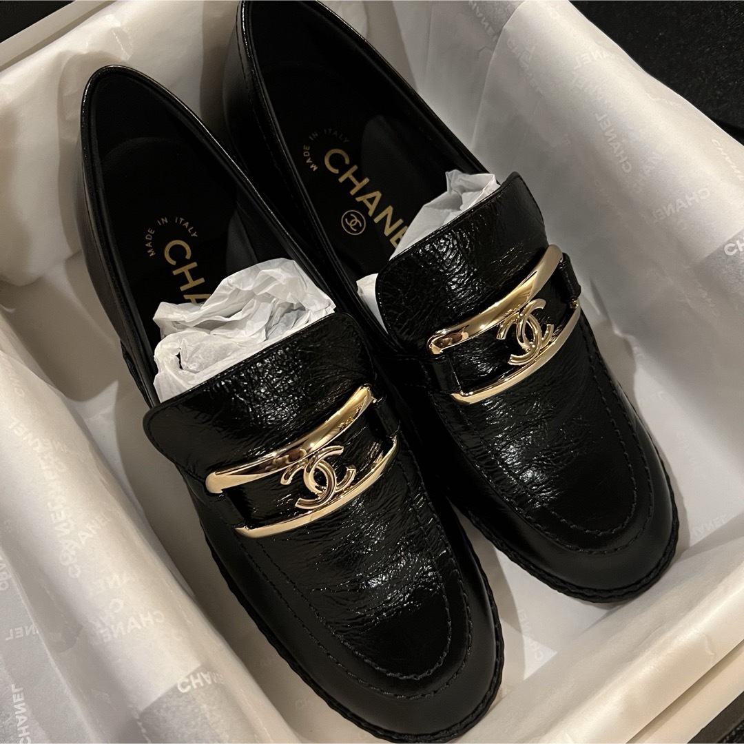 CHANEL(シャネル)の新品♥︎CHANEL♥︎2022-23AW新作♥︎ローファー 37.5 レディースの靴/シューズ(ローファー/革靴)の商品写真