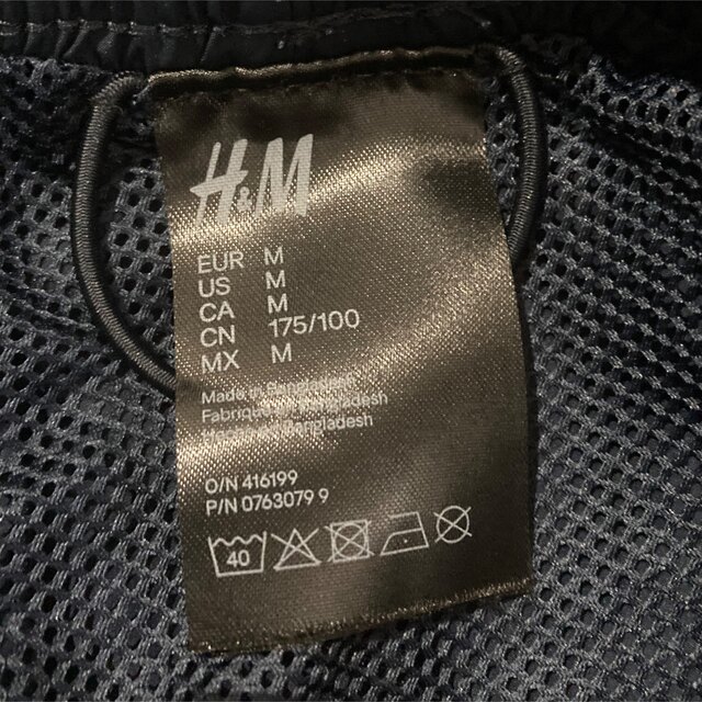 H&M(エイチアンドエム)の【期間限定SALE‼️】H＆M サーフパンツMサイズ メンズのパンツ(ショートパンツ)の商品写真