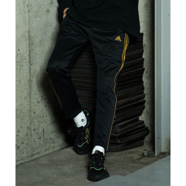 adidas(アディダス)の新品未使用 adidas アディダス スキニーパンツ  ジャパンゴールド  メンズのトップス(ジャージ)の商品写真