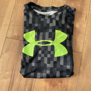 アンダーアーマー(UNDER ARMOUR)のアンダーアーマー　Tシャツ　130 140(ウェア)