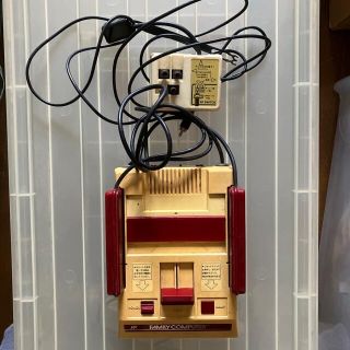 ニンテンドウ(任天堂)の任天堂　ファミコン(家庭用ゲーム機本体)