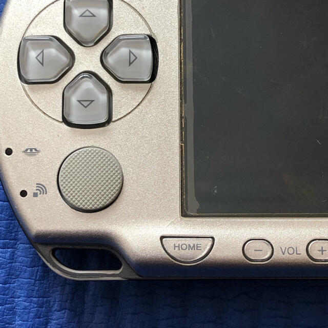 PlayStation Portable(プレイステーションポータブル)のPSP 2000 エンタメ/ホビーのゲームソフト/ゲーム機本体(携帯用ゲーム機本体)の商品写真