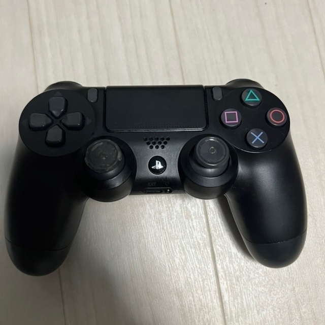 えくれあ様　PS4 pro 本体セット エンタメ/ホビーのゲームソフト/ゲーム機本体(家庭用ゲーム機本体)の商品写真