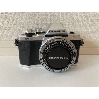 オリンパス(OLYMPUS)のオリンパス　om-d(デジタル一眼)