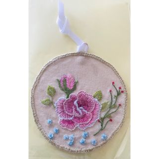 壁飾り　ハンドメイド　刺繍　花(インテリア雑貨)