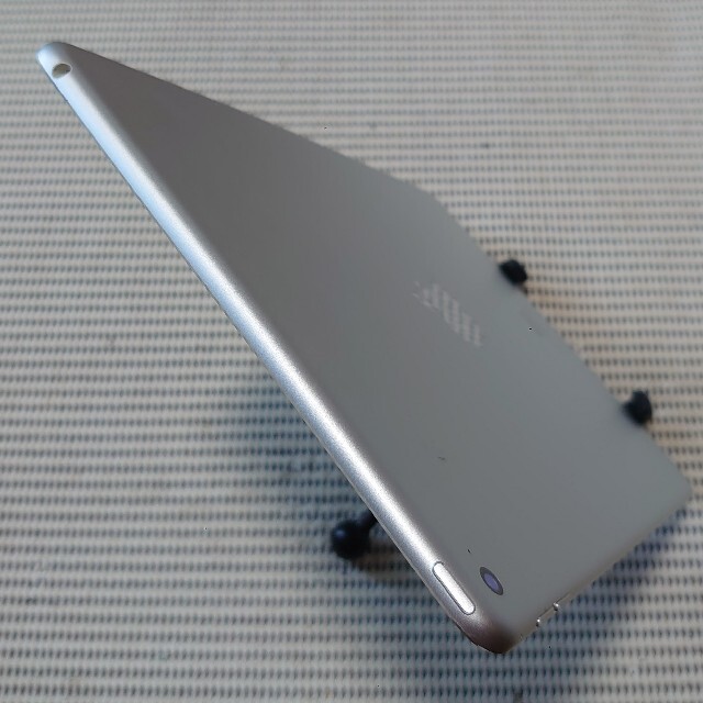 完動品iPad Air2(A1566)本体32GBシルバーWi-Fiモデル送料込