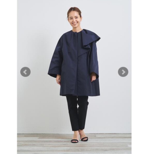 yori サイドフレアカラーコート　ネイビー レディースのジャケット/アウター(スプリングコート)の商品写真