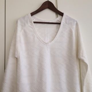 ザラ(ZARA)のZARA トップス 未使用品(Tシャツ(長袖/七分))