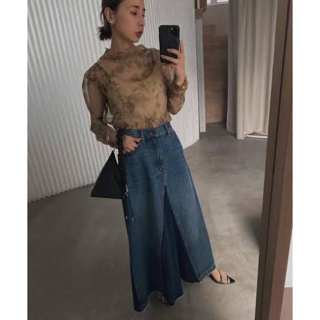 Ameri VINTAGE(アメリヴィンテージ)のAMERI DOKING DENIM SKIRT 新品未使用 レディースのスカート(ロングスカート)の商品写真