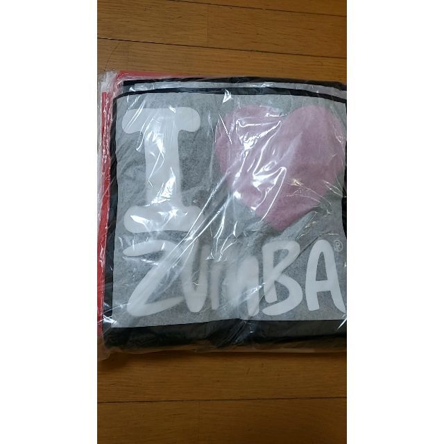 Zumba(ズンバ)のZUMBA　ズンバ　新作　未開封　正規品　未使用　新品　白　Tシャツ　フリー レディースのトップス(Tシャツ(半袖/袖なし))の商品写真