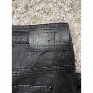 DIESEL 美品　オイル加工デニムレザー風　新作　今期今季蛍光ピンク　25