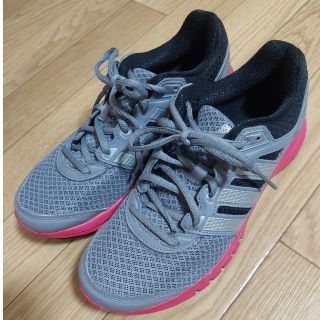 アディダス(adidas)の【期間限値下げ】adidas　24.5cm ランニング　スニーカー　レディース(スニーカー)