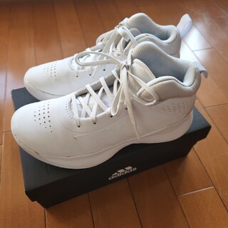 アディダス(adidas)の82様専用【adidas】ジュニア バスケットシューズ22.5cm(バスケットボール)