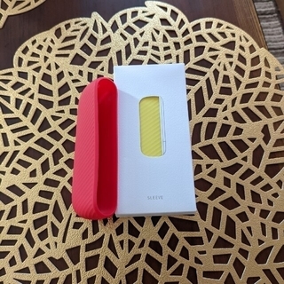 アイコス(IQOS)の２個セット　赤色  黄色  ★アイコスイルマ　シリコンカバー(タバコグッズ)
