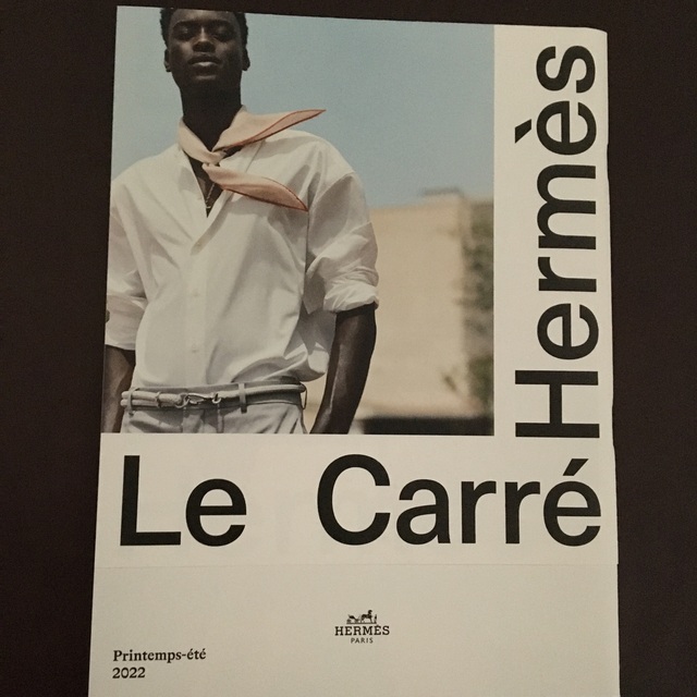 Hermes(エルメス)のエルメス　Hermes カタログ　カレ　スカーフ　2022SS 2020AW エンタメ/ホビーの雑誌(ファッション)の商品写真