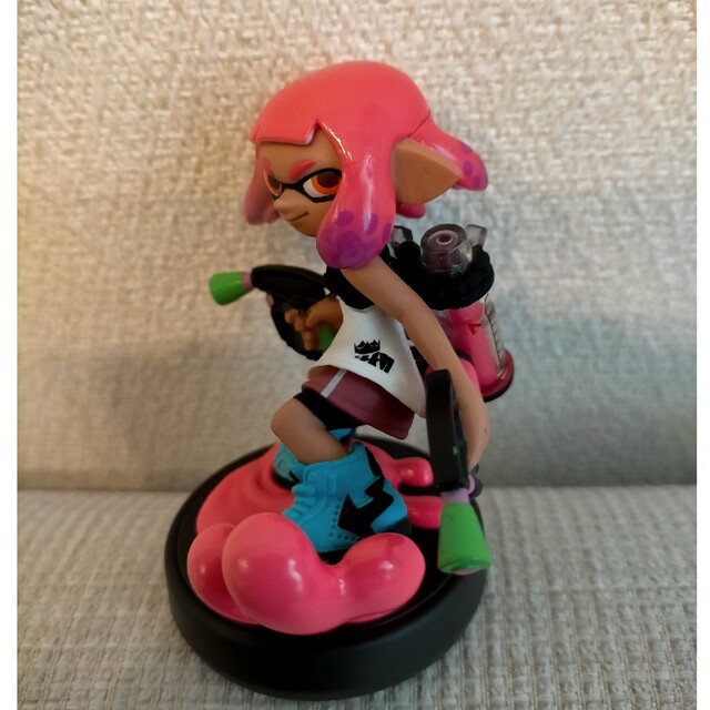 スプラトゥーン　amiibo　ガール　ネオンピンク エンタメ/ホビーのフィギュア(ゲームキャラクター)の商品写真