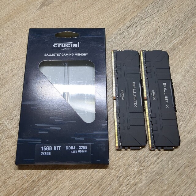 Crucial DDR4メモリ 8GB2枚 中古 スマホ/家電/カメラのPC/タブレット(PCパーツ)の商品写真