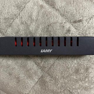 ラミー(LAMY)のLAMY  万年筆　レッド　Safari(ペン/マーカー)