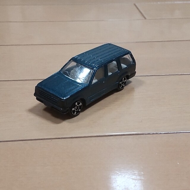 フォード　EXPLORER エンタメ/ホビーのおもちゃ/ぬいぐるみ(ミニカー)の商品写真