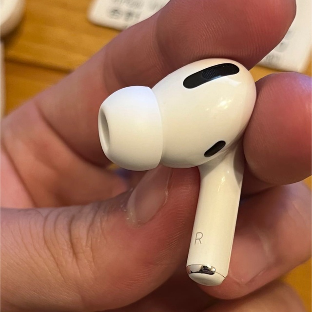 Apple(アップル)のAirPods pro 第1世代　エアポッズ・プロ スマホ/家電/カメラのオーディオ機器(ヘッドフォン/イヤフォン)の商品写真