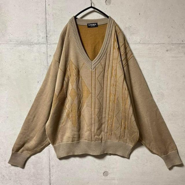 No.231 VINTAGE 古着 ニット セーター 総柄 Vネック 幾何学柄