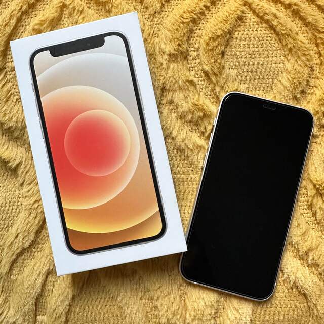 Apple(アップル)の【美品】iphone 12 mini 128GB ホワイト スマホ/家電/カメラのスマートフォン/携帯電話(スマートフォン本体)の商品写真