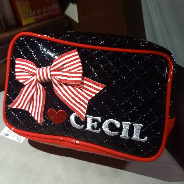 CECIL McBEE(セシルマクビー)のCECIL Mc BEE(セシルマクビー)ポーチ レディースのファッション小物(ポーチ)の商品写真