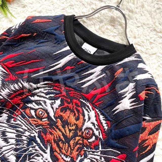 ZARA - 【完売品‼️美品】ZARA 3D虎デザインスウェット ZARA - 【完売品‼️美品】ZARA 3D虎デザインスウェット
